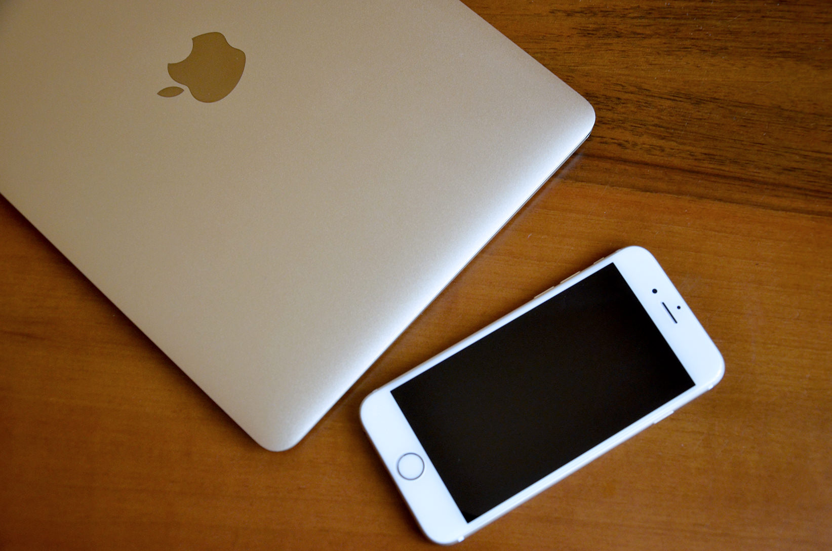 MacBook 12' и iPhone 6