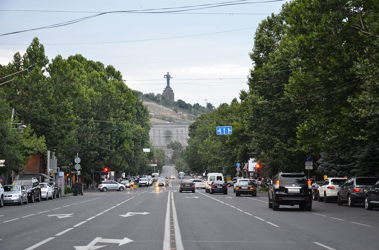 Мать Армения в Ереване
