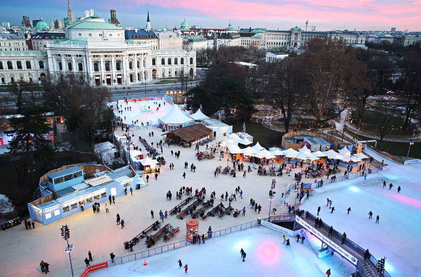 10 самых красивых в мире ледовых катков