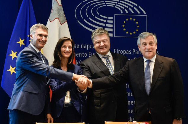 Украина и ЕС подписали соглашение о безвизовом режиме