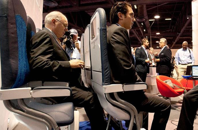 Лоукостер Колумбии хочет установить вертикальные кресла для пассажиров
