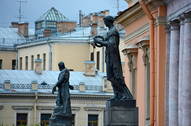 В Санкт-Петербурге разрешили экскурсии на крышах