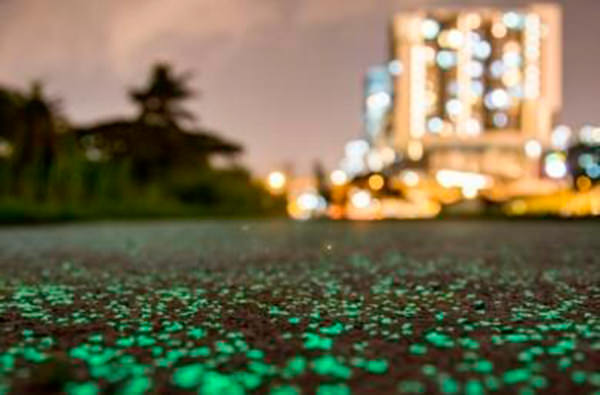 В Сингапуре построили светящуюся дорогу