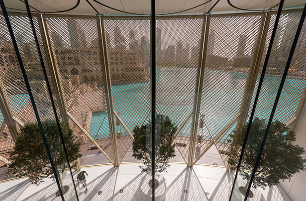 В Дубае открылся новый футуристический Apple Store (1)