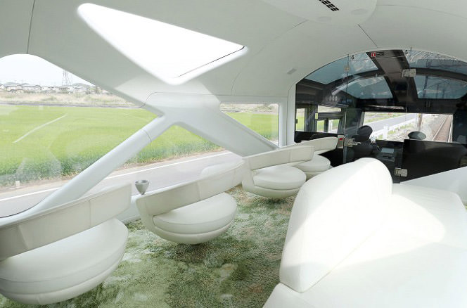 В Японии запустили самый роскошный поезд в мире (1)