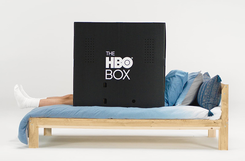HBO предлагает смотреть кино в картонной коробке