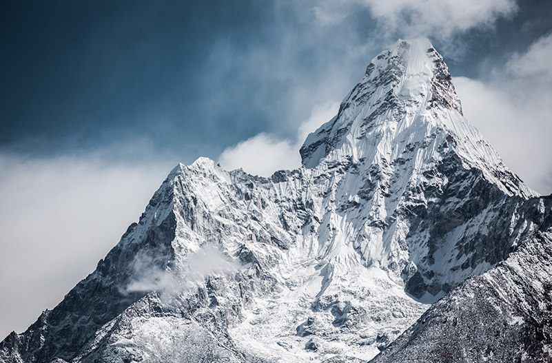 Эверест откроется для туристов осенью