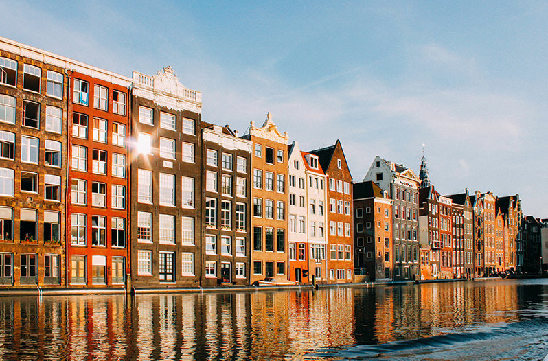 Улицы Амстердама переименуют по духу города