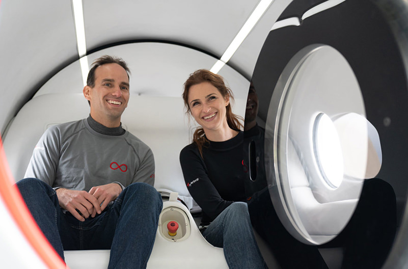 Hyperloop впервые протестировали с пассажирами на борту