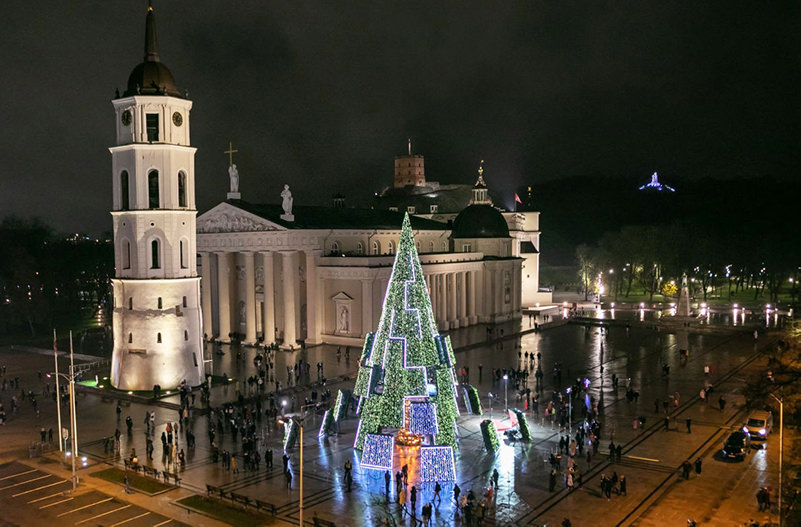 Рождественская ёлка Вильнюса названа самой красивой в Европе