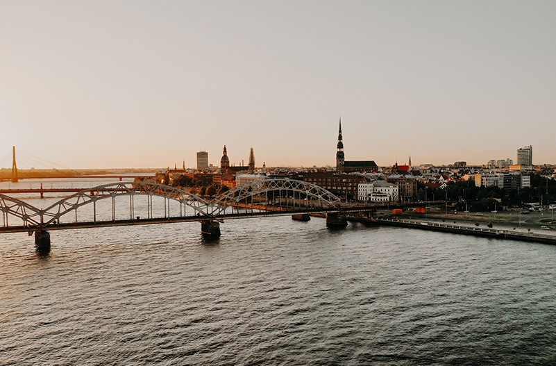 Латвия обязала туристов сдавать ковид-тест