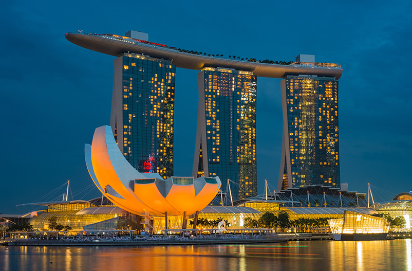 Сингапур собирается ослабить ограничения для вакцинированных туристов
