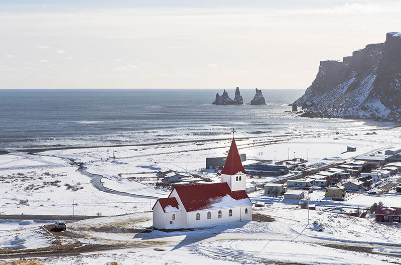 Исландия начнет принимать вакцинированных туристов