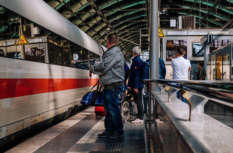 В Германии хотят, чтобы больше людей пользовались поездами
