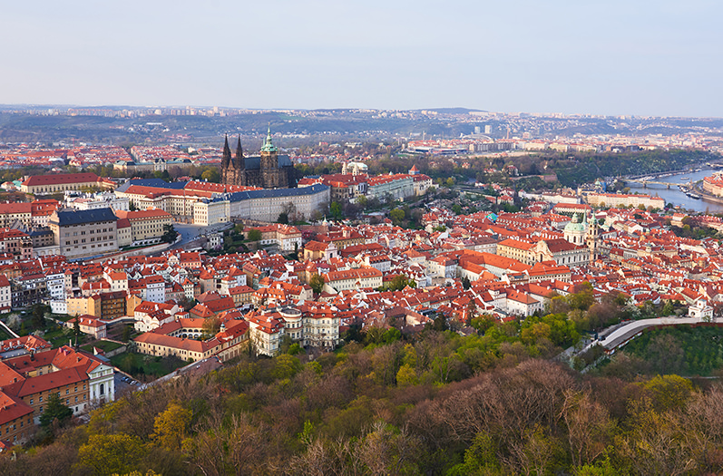 Чехия будет принимать вакцинированных туристов