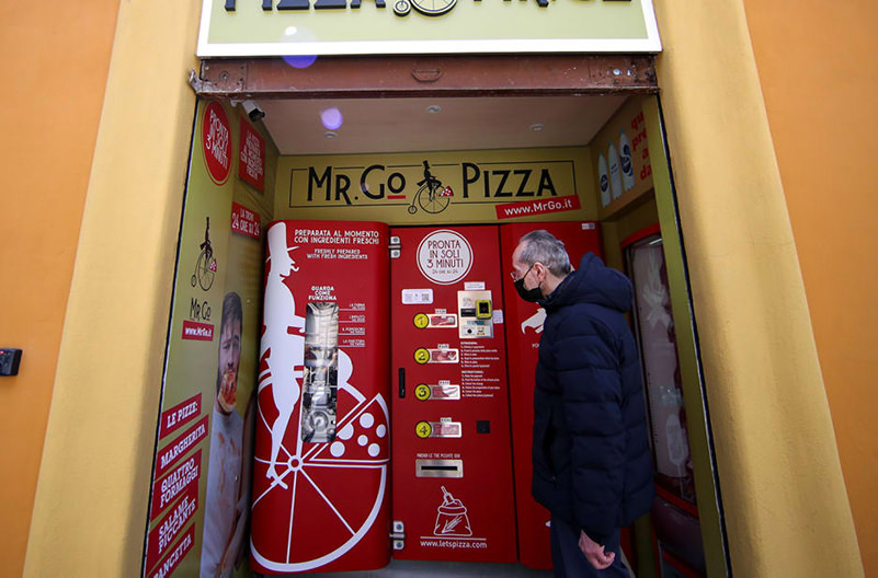 В Риме появились вендинговые аппараты с горячей пиццей