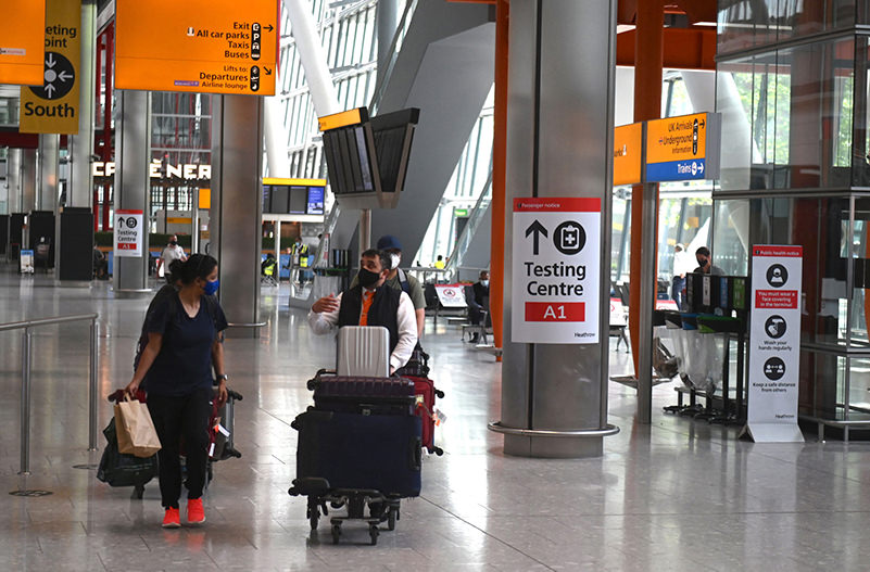 В аэропорту Хитроу открыли отдельный терминал для пассажиров из стран с высокой заболеваемостью