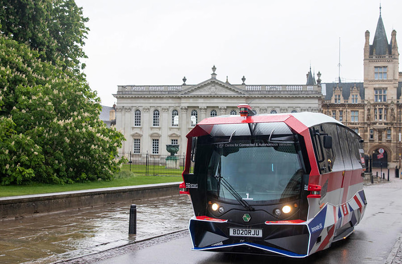 Великобритания начала тестировать беспилотные автобусы