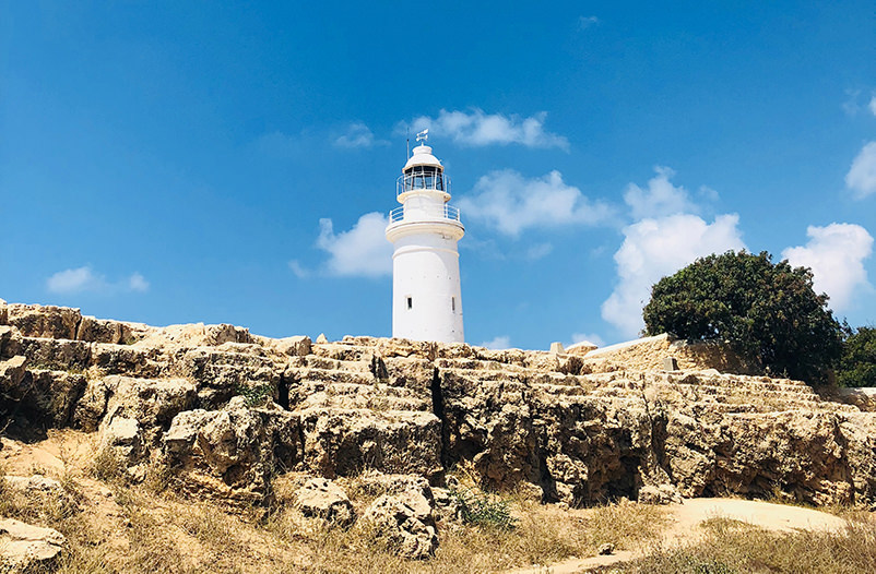 Кипр ужесточает правила въезда для непривитых туристов