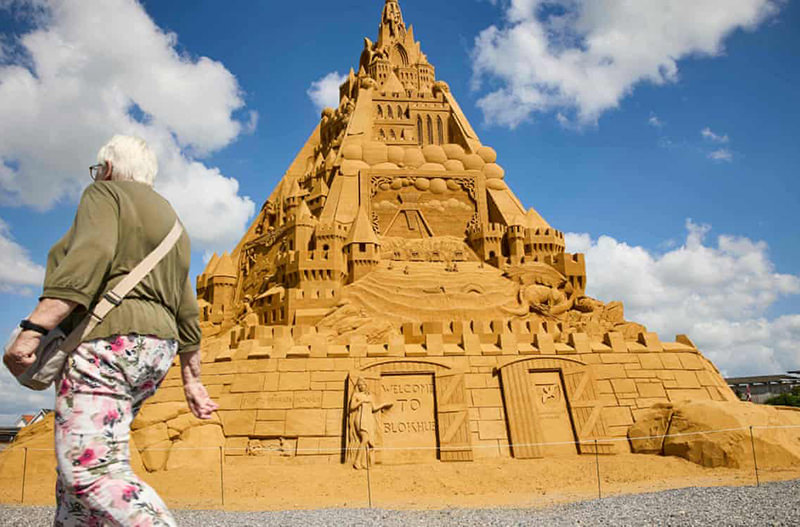 В Дании построили рекордной высоты замок из песка