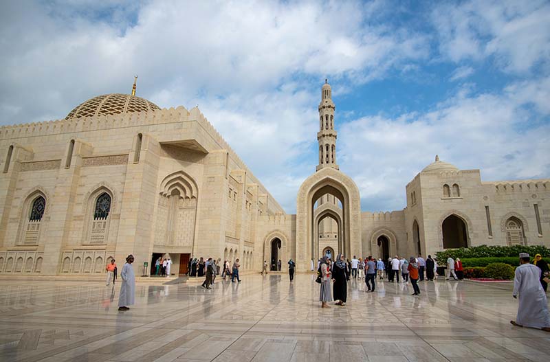 Оман начнет принимать вакцинированных туристов