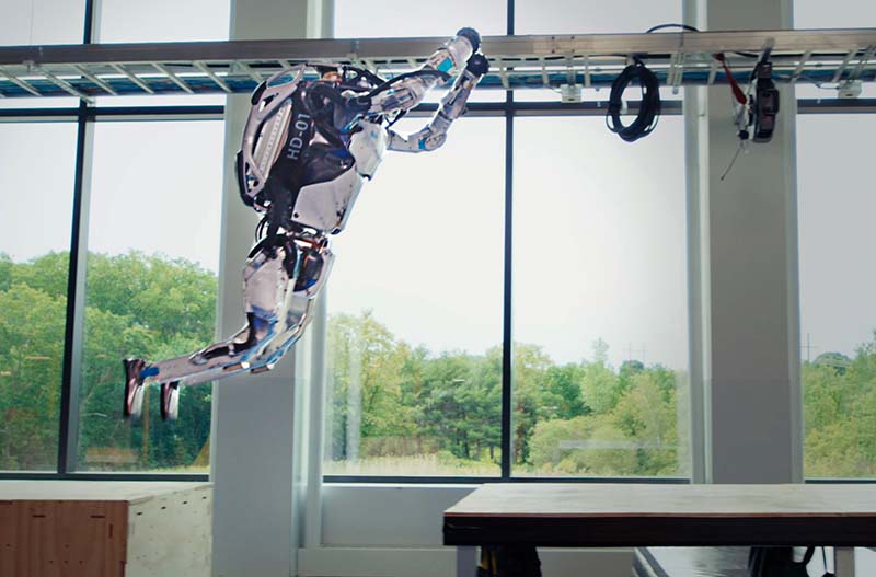 Роботы Boston Dynamics научились исполнять паркур