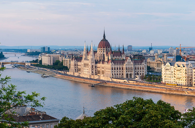 Венгрия отменила ковид-ограничения на въезд для украинцев