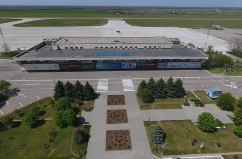 Аэропорт в Херсоне закрыли до конца года