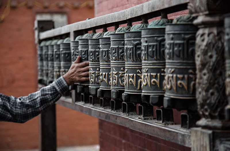 Непал возобновил выдачу виз для привитых туристов