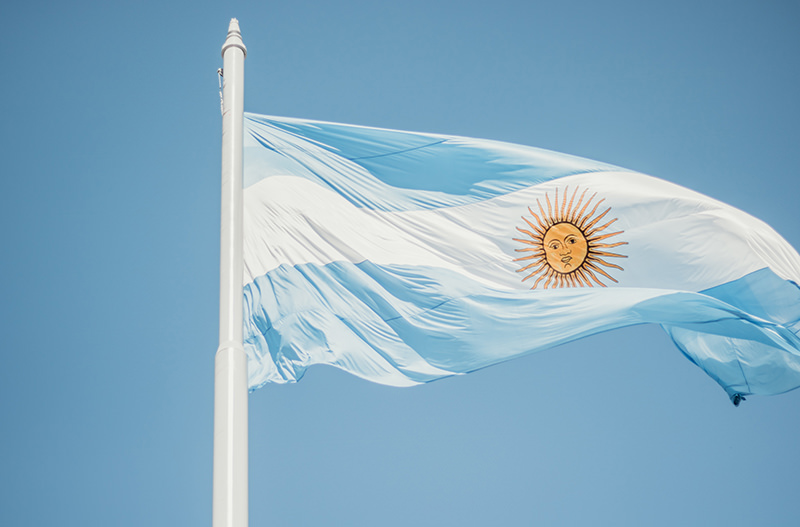 Аргентина отменит ограничения на путешествия для авиапассажиров