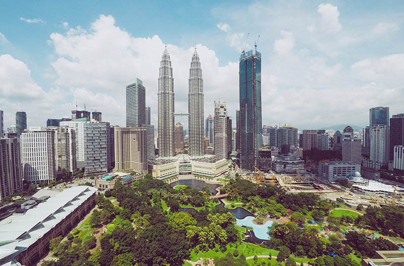 Малайзия отменила ограничения для полностью привитых путешественников