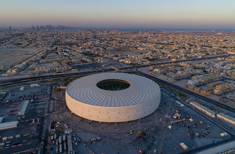 В Катаре открылся стадион в форме традиционного головного убора