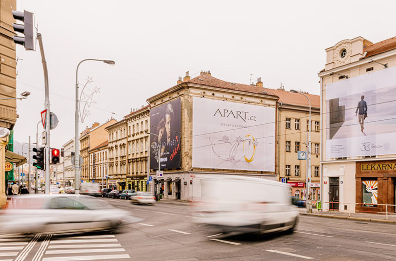 В Праге убирают наружную рекламу