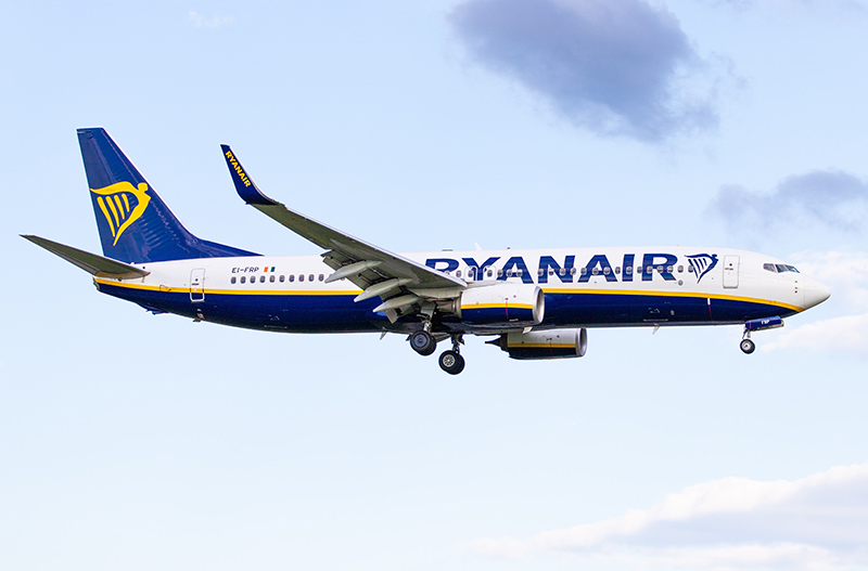 Ryanair анонсировал два новых направления из Украины