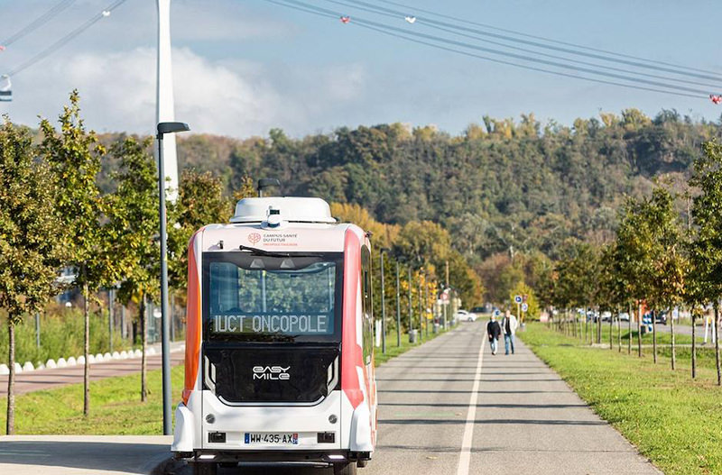 Во Франции одобрили использование беспилотных автобусов на дорогах