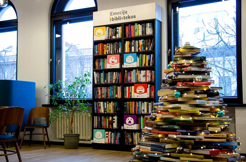 Библиотеки в городах ЕС теперь сортируют книги по эмоциям